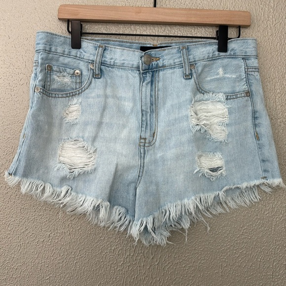 Aero women’s shorts mom short high waisted light wash distressed size 8 - Picture 1 of 7